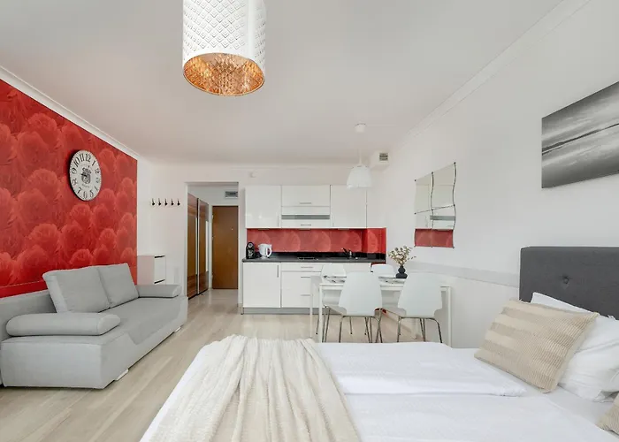 アパート Modern With Balcony 650 M From The By Rent Like *